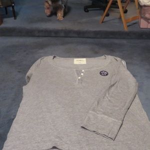 Hollister woman's Gray 3/4 sleeve tee shirt